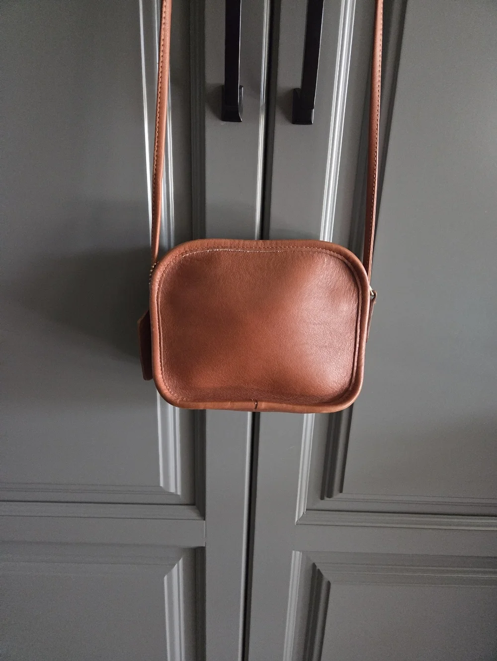 Coach VintageMiniLeather AbbieZipperCrossbody C4D9935USA - Picture 9 of 9